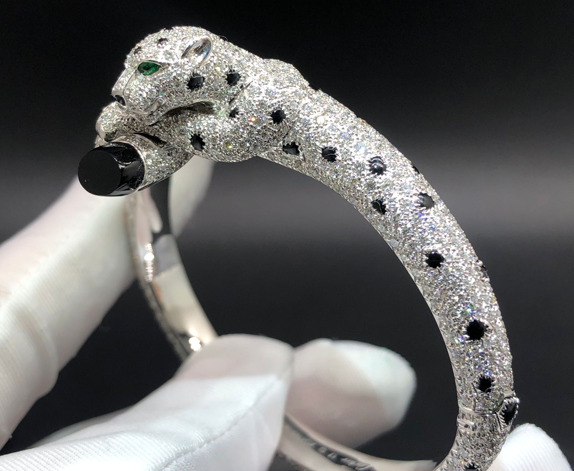 18K white gold Panthère de Cartier bracelet pave 833pcs diamonds and onyx H6001517