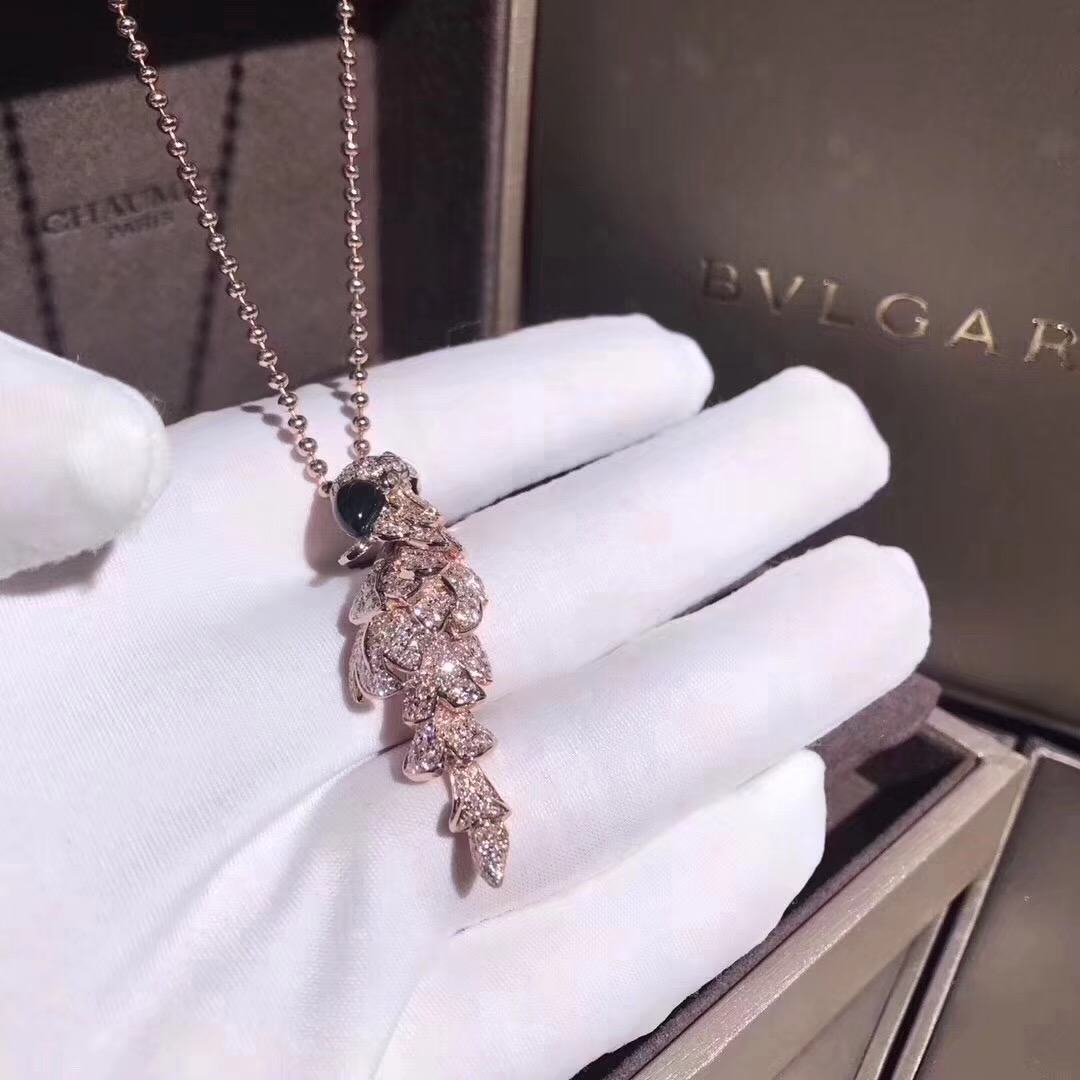 Cartier Les Oiseaux Libérés Parrot necklace 18K pink gold with pave diamonds