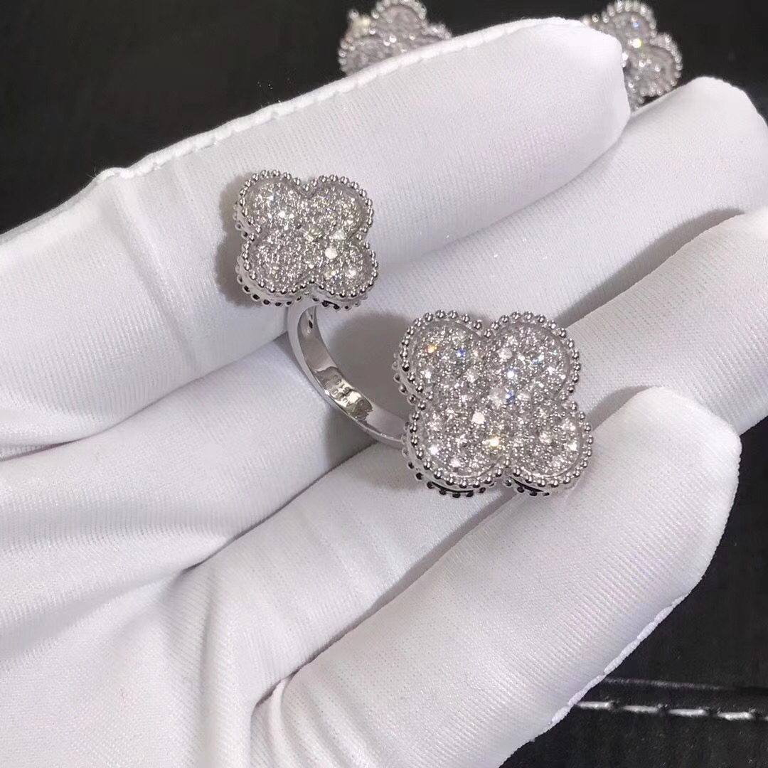 Designer 18k White Gold Van Cleef & Arpels Magic Alhambra Between the Finger Diamond ring