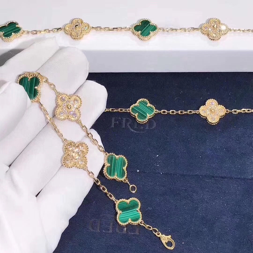 18K Gold Van Cleef & Arpels Vintage Alhambra Bracelet Diamond and Malachite 5 Motifs