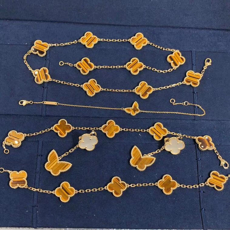 Exquisite Van Cleef Jewelry , Genuine 18K Yellow Gold Vintage Alhambra Long Necklace
