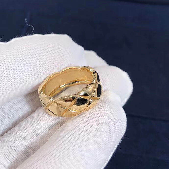 Chanel COCO CRUSH Ring 18K Rose Gold No Diamond 8 mm Wide J10817