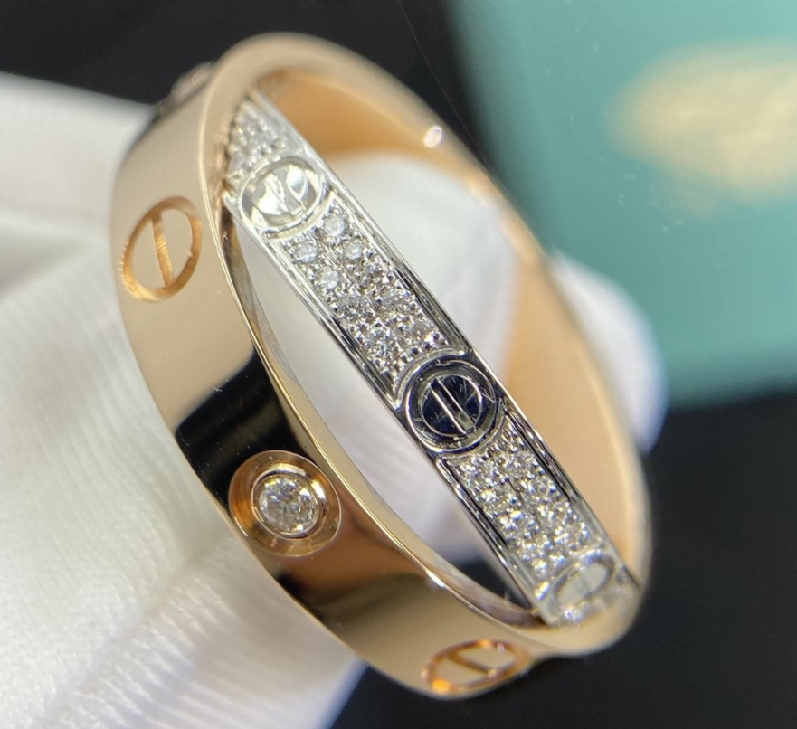 18K Gold Cartie Love Ring Diamond-paved – B4094600
