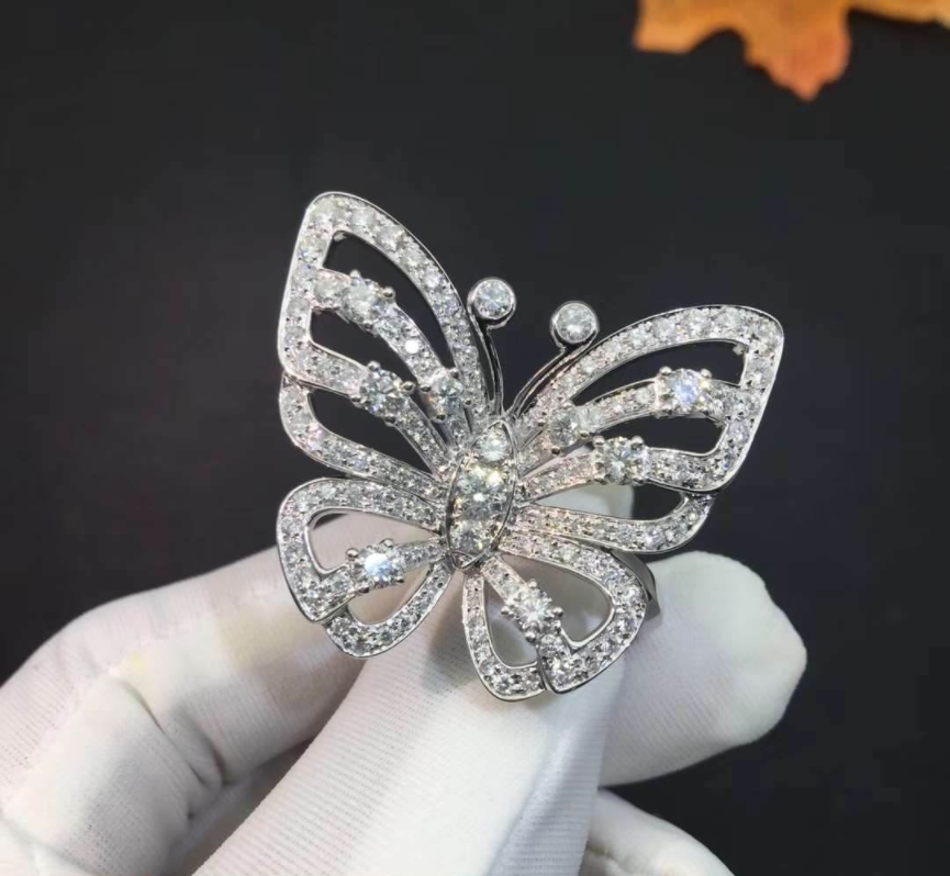 Van Cleef & Arpels Flying Butterfly Between the Finger Ring 18K White Gold Diamonds VCARA13500