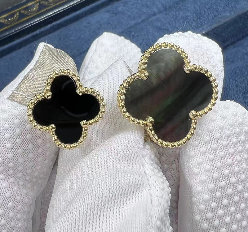 Van Cleef Magic Alhambra 18k Yellow Gold Mother of Peral & Onyx Between the Finger Ring VCARN05700